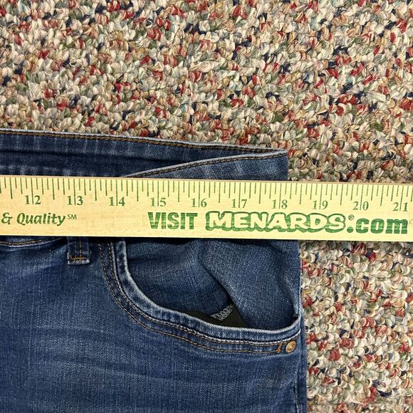 Democracy Blue Medium Wash Mid-Rise Seamless Ankle Skimmer Jeans Size 18W - Picture 11 of 14